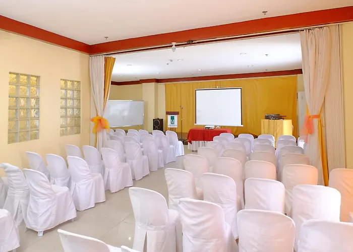 Oyo 187 The Maxwell Hotel