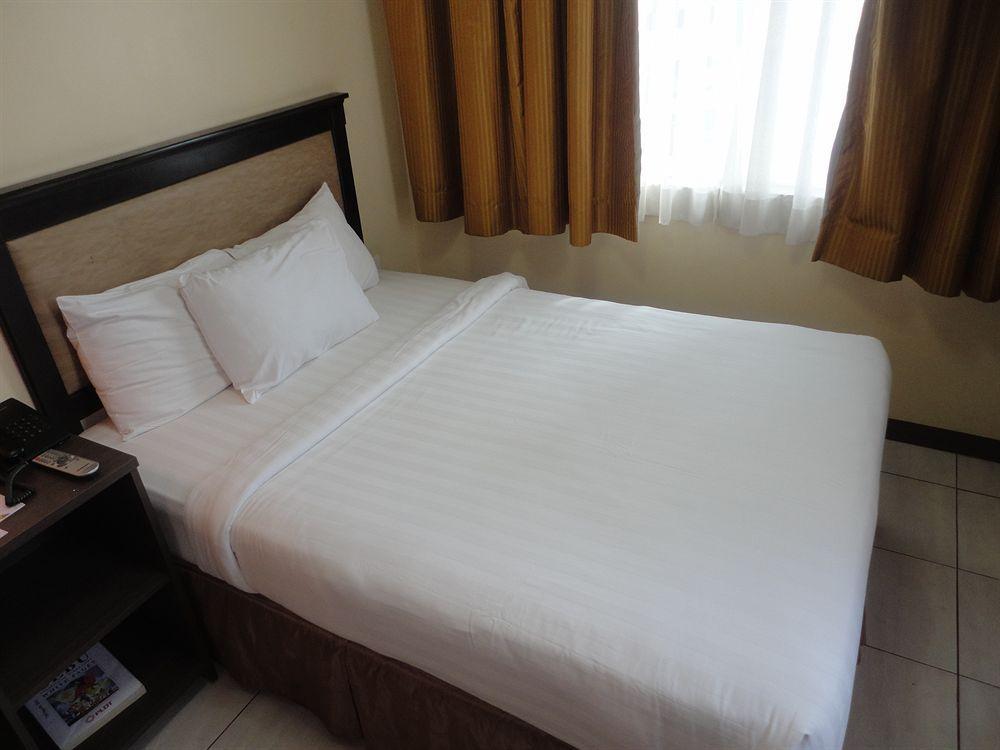 Hotel Oyo 187 The Maxwell